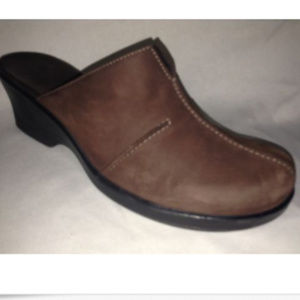 Clarks Nubuck Suede Leather Mule Woman 7 M